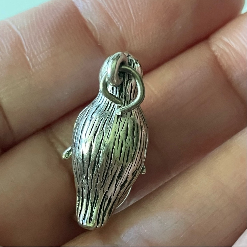 Penguin Pearl silver tone pendant, vintage ? Penguin necklace pendant only - Picture 5 of 7
